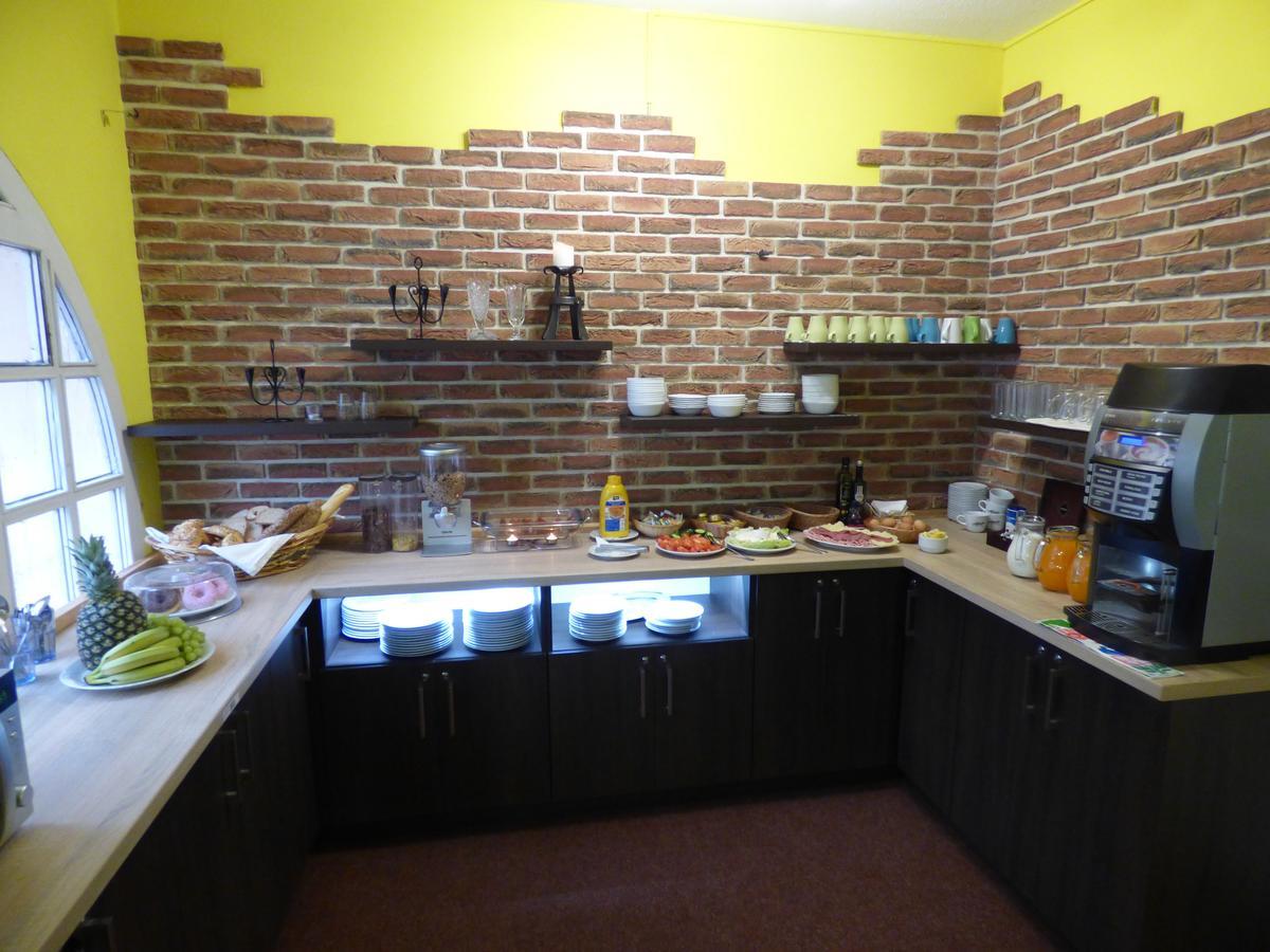 Penzion - Restaurant U Zámku Bečov nad Teplou Exterior foto