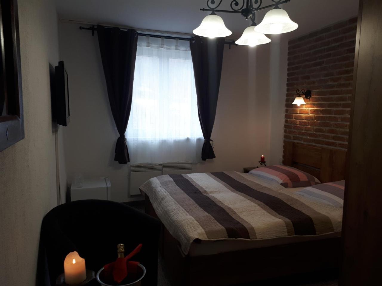 Penzion - Restaurant U Zámku Bečov nad Teplou Exterior foto