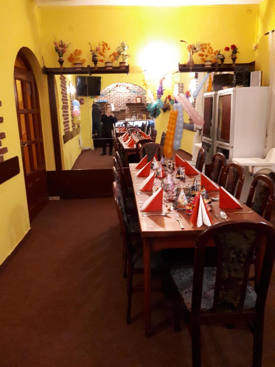 Penzion - Restaurant U Zámku Bečov nad Teplou Exterior foto