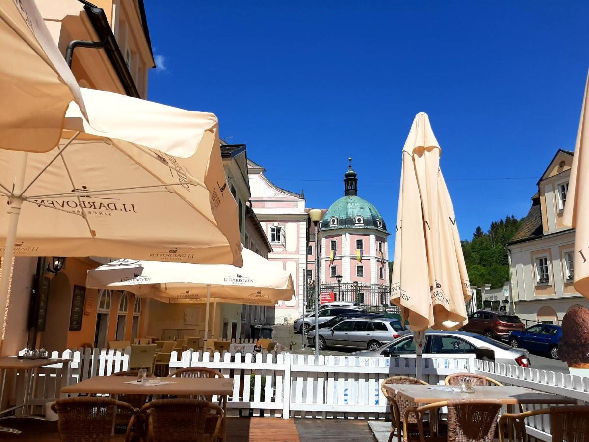 Penzion - Restaurant U Zámku Bečov nad Teplou Exterior foto